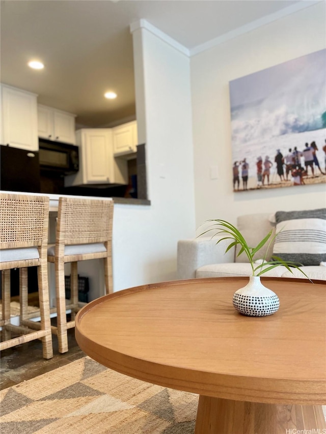 57-68 Eleku Kuilima Pl Unit 657, Kahuku, HI 96731 - dining area featuring ornamental molding and recessed lighting