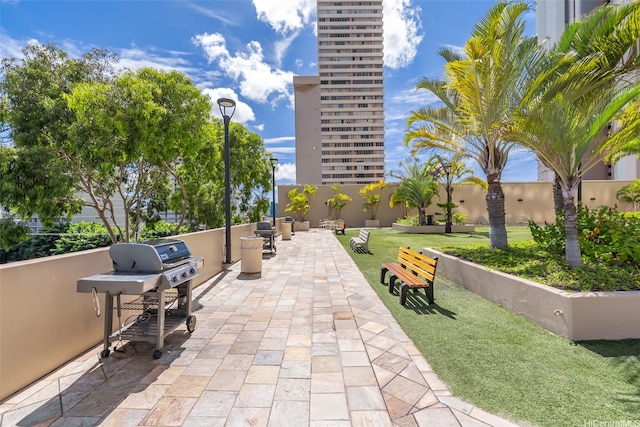 2499 Kapiolani Blvd Unit 2708, Honolulu, HI 96826 - view of home's community featuring a patio