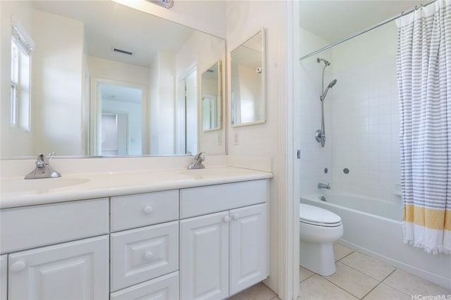 91-2070 Kaioli St Unit 4404, Ewa Beach, HI 96706 - full bath featuring double vanity, shower / bath combo with shower curtain, and tile patterned flooring