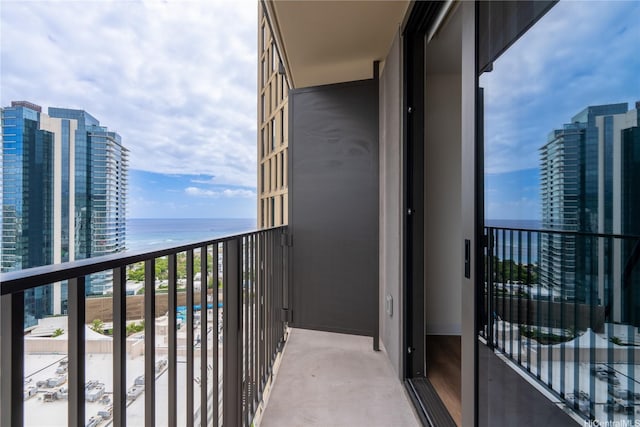 987 Queen St Unit 2308, Honolulu, HI 96814 - balcony with a water view