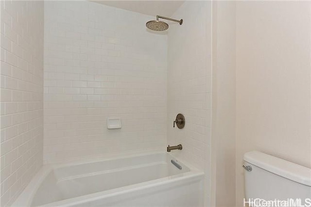455 Kailua Rd Unit 4204, Kailua, HI 96734 - bathroom with toilet and shower / tub combination