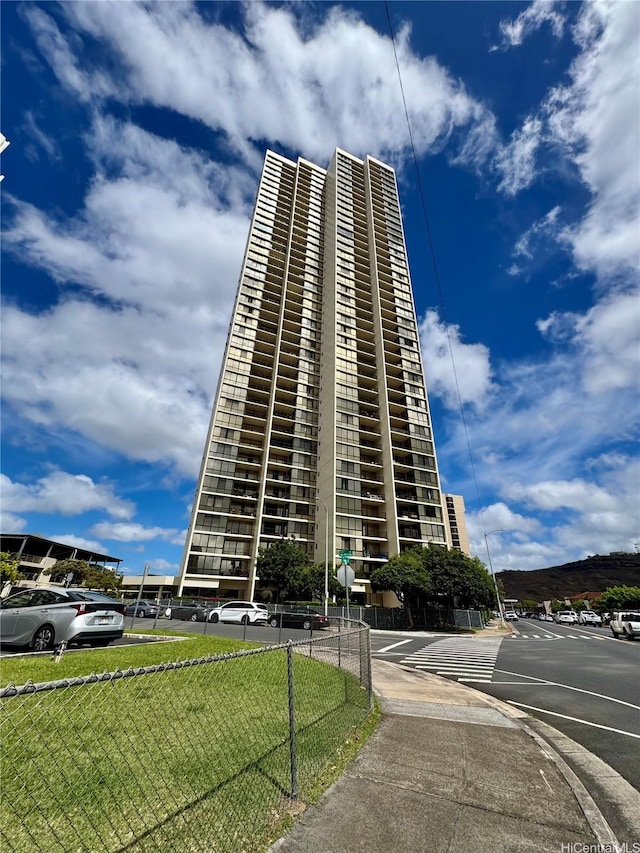 990 Ala Nanala St Unit 32C, Honolulu, HI 96818 - photo 1