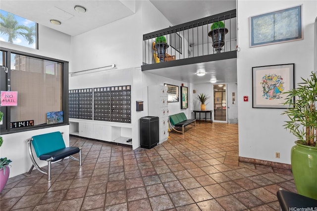 1561 Pensacola St Unit 1104, Honolulu, HI 96822 - common area with a high ceiling