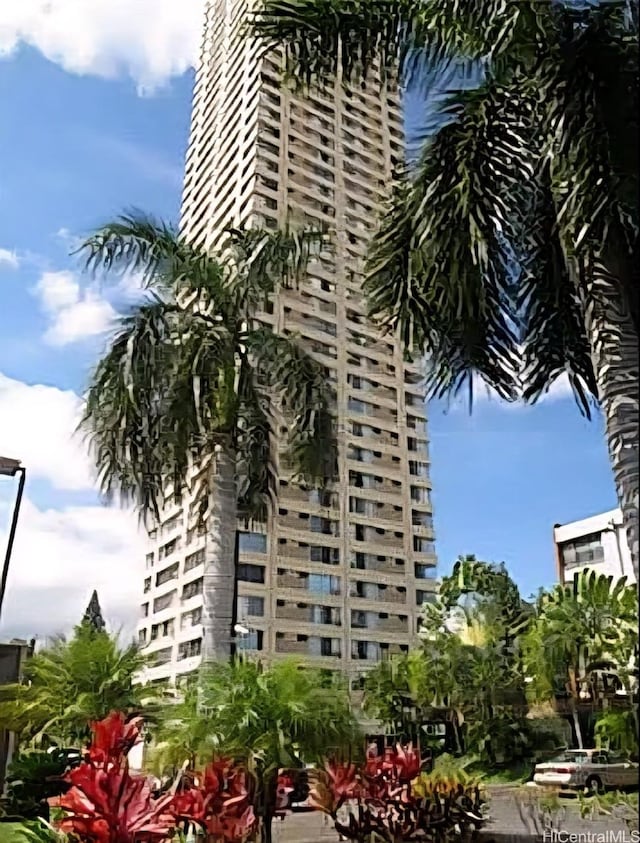 1060 Kamehameha Hwy Unit 302B, Pearl City, HI 96782 - view of building exterior