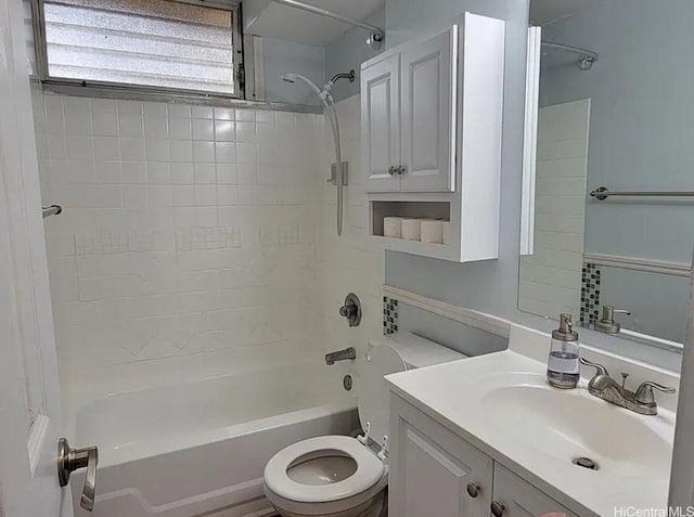 1060 Kamehameha Hwy Unit 302B, Pearl City, HI 96782 - bathroom with vanity and washtub / shower combination