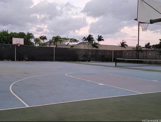 1060 Kamehameha Hwy Unit 302B, Pearl City, HI 96782 - view of sport court with community basketball court