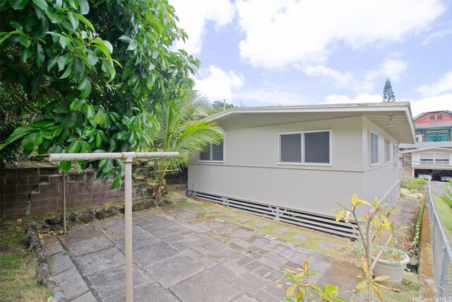 2410 Halenoho Pl, Honolulu, HI 96816 - view of patio / terrace