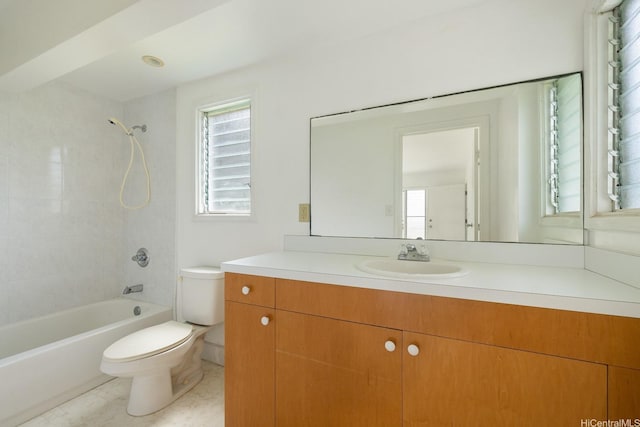 3153 Diamond Head Rd, Honolulu, HI 96815 - full bath with vanity and tub / shower combination