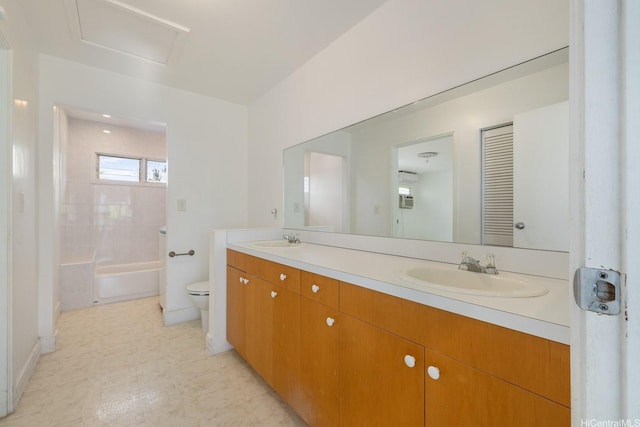 3153 Diamond Head Rd, Honolulu, HI 96815 - full bath with double vanity and toilet