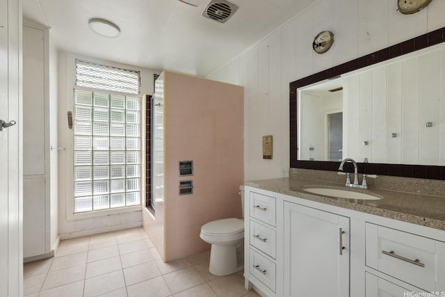 3153 Diamond Head Rd, Honolulu, HI 96815 - full bath with vanity and tile patterned floors