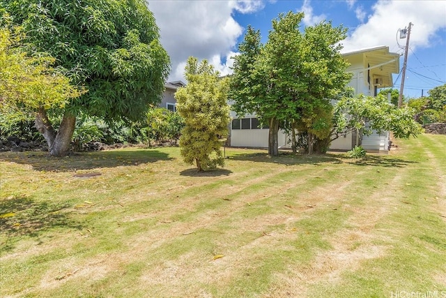 101 Kawananakoa Pl, Honolulu, HI 96817 - view of grassy yard