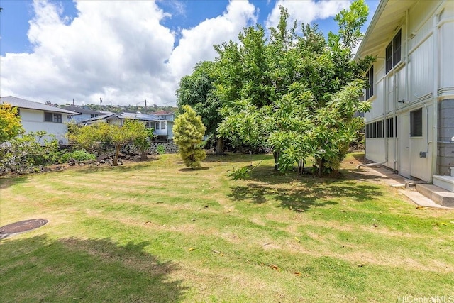 101 Kawananakoa Pl, Honolulu, HI 96817 - view of grassy yard
