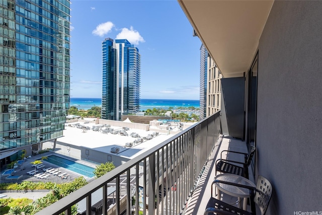 987 Queen St Unit 1512, Honolulu, HI 96814 - balcony featuring a water view