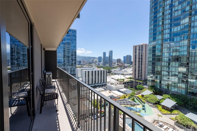 987 Queen St Unit 1512, Honolulu, HI 96814 - balcony with a city view