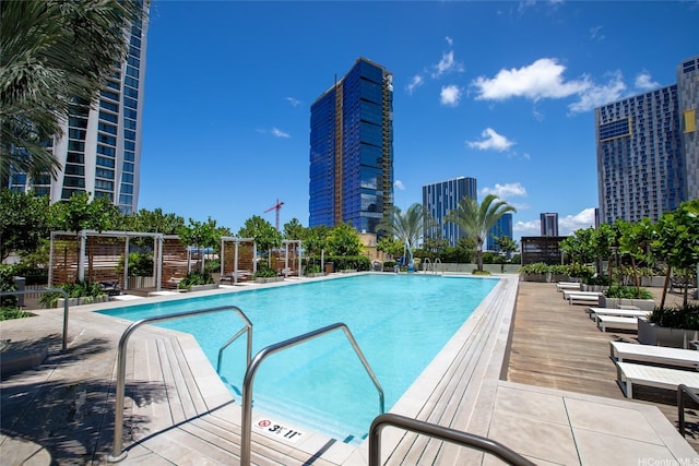 987 Queen St Unit 1512, Honolulu, HI 96814 - community pool featuring a city view