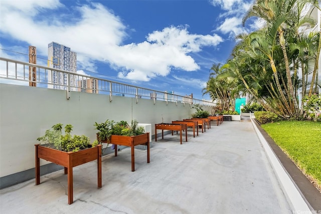 909 Kapiolani Blvd Unit 2002, Honolulu, HI 96814 - view of patio / terrace