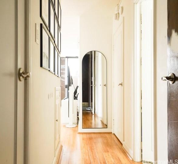 827 Kinau St Unit D703, Honolulu, HI 96813 - hall with light wood finished floors