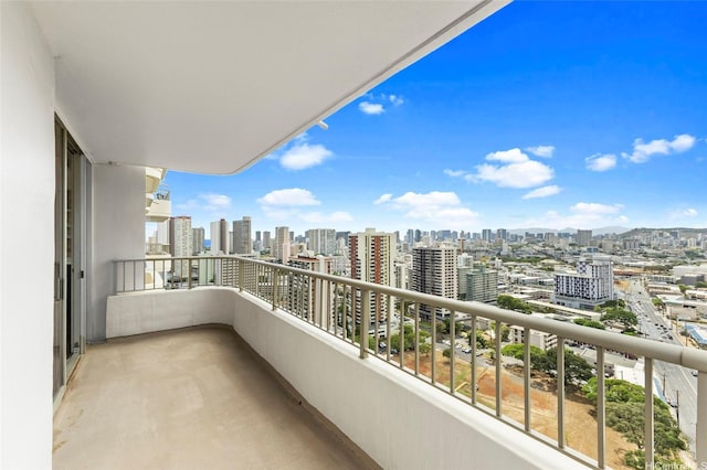 2825 S King St Unit 2504, Honolulu, HI 96826 - balcony with a view of skyline