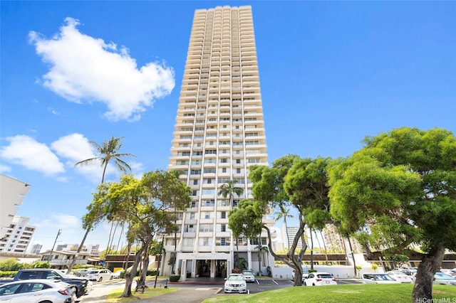 2825 S King St Unit 2504, Honolulu, HI 96826 - view of apartment building / complex featuring uncovered parking