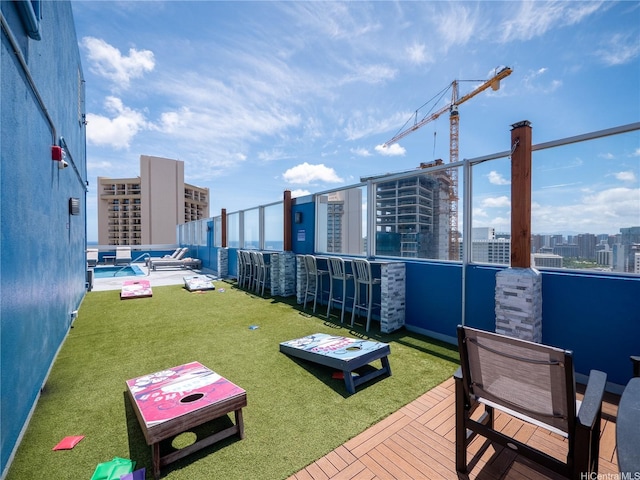 2427 Kuhio Ave Unit 1501, Honolulu, HI 96815 - view of home's community with a view of city and a yard