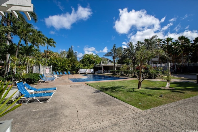 239 Mananai Pl Unit 54F, Honolulu, HI 96818 - community pool with a patio