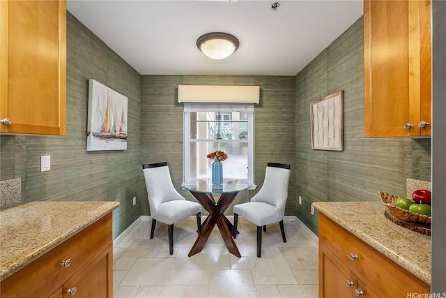 520 Lunalilo Home Rd Unit 6107, Honolulu, HI 96825 - dining area with baseboards