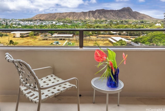 229 Paoakalani Ave Unit 1014, Honolulu, HI 96815 - balcony with a mountain view