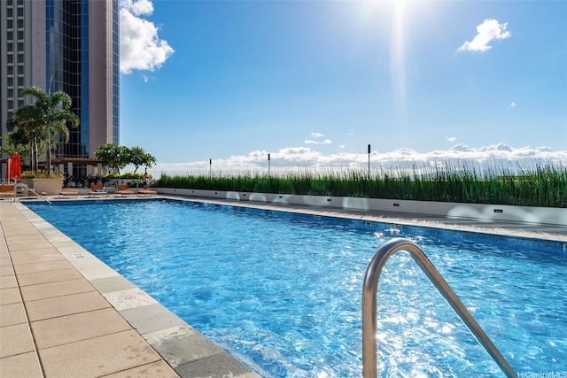 555 S St Unit 2303, Honolulu, HI 96813 - community pool with a patio