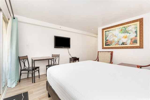 2450 Prince Edward St Unit 506A, Honolulu, HI 96815 - bedroom with light wood-style floors
