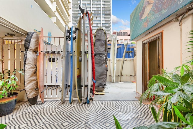 2450 Prince Edward St Unit 506A, Honolulu, HI 96815 - exterior space with a gate