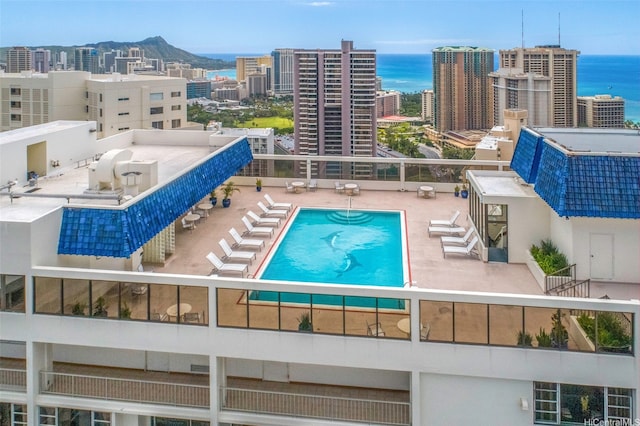 400 Hobron Ln Unit 2809, Honolulu, HI 96815 - community pool with a water view, a city view, and a patio area