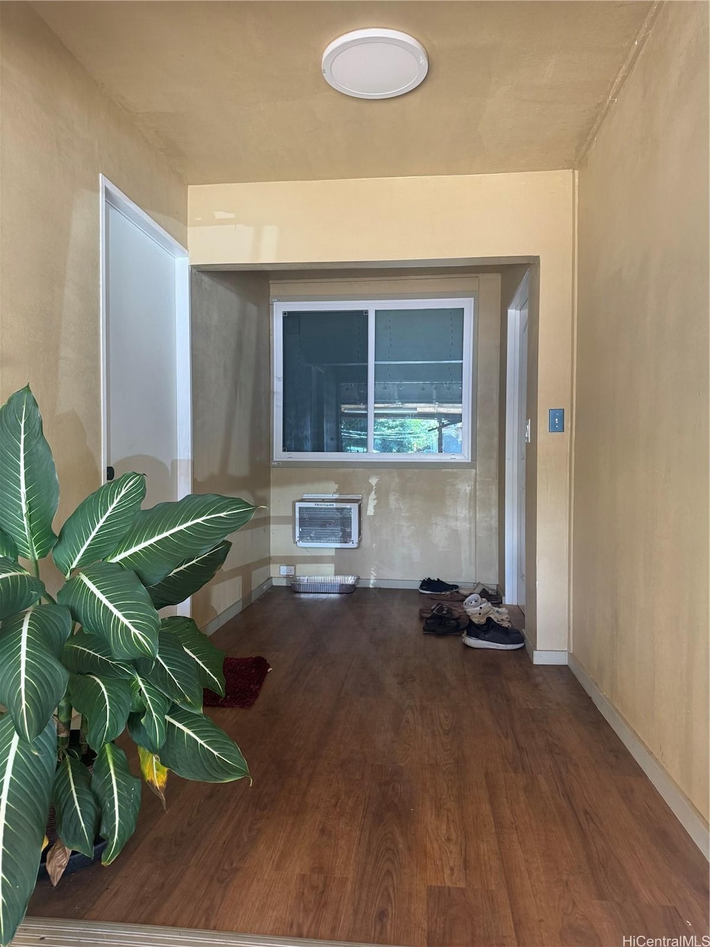 94-1065 Lumikula St, Waipahu, HI 96797 - photo 1