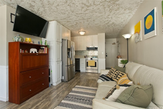 225 Kaiulani Ave Unit 506, Honolulu, HI 96815 - photo 1