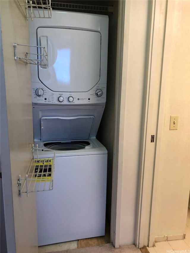 876 Curtis St Unit 1406, Honolulu, HI 96813 - washroom featuring stacked washer / drying machine
