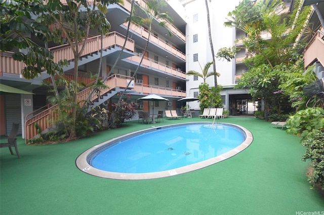 417 Nohonani St Unit 405, Honolulu, HI 96815 - community pool with stairway