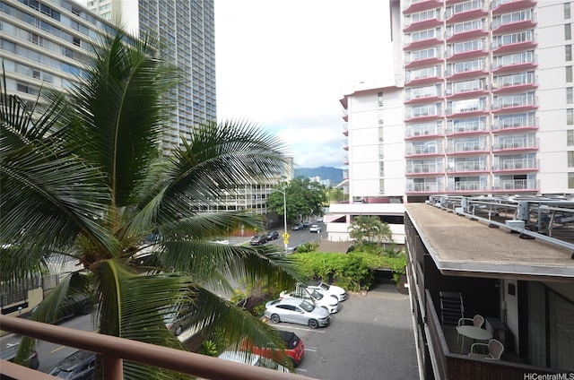 417 Nohonani St Unit 405, Honolulu, HI 96815 - balcony with a mountain view