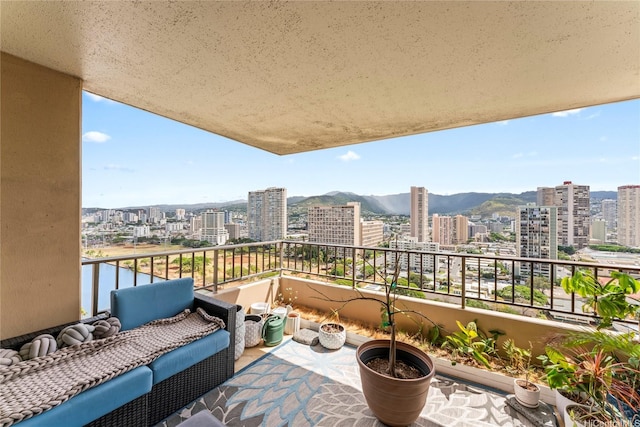 2121 Ala Wai Blvd Unit 2301, Honolulu, HI 96815 - balcony featuring a city view and a mountain view