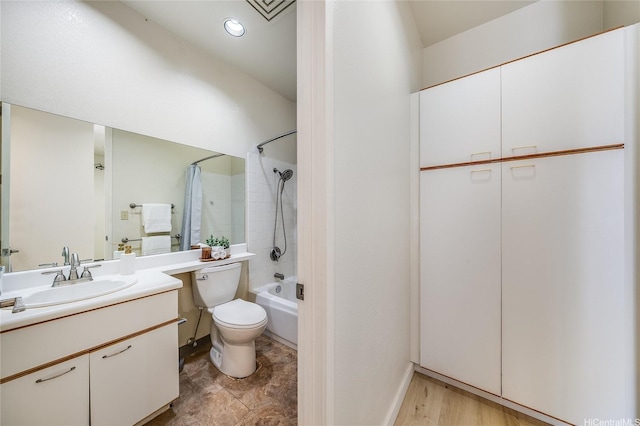 91-1033 Keokolo St Unit B, Kapolei, HI 96707 - full bath featuring shower / bath combo with shower curtain, vanity, and recessed lighting