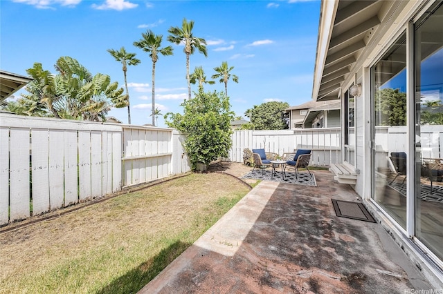 91-1033 Keokolo St Unit B, Kapolei, HI 96707 - fenced backyard featuring a patio