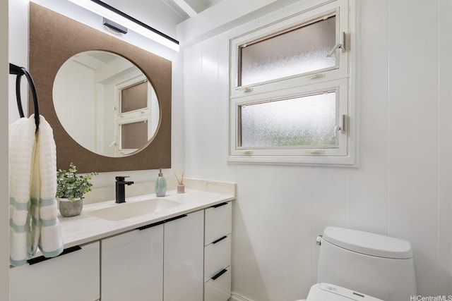 1806 Hoolaa Way, Pearl City, HI 96782 - bathroom featuring vanity and toilet