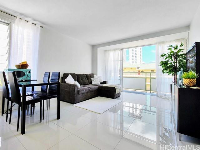 445 Kaiolu St Unit 704, Honolulu, HI 96815 - photo 2