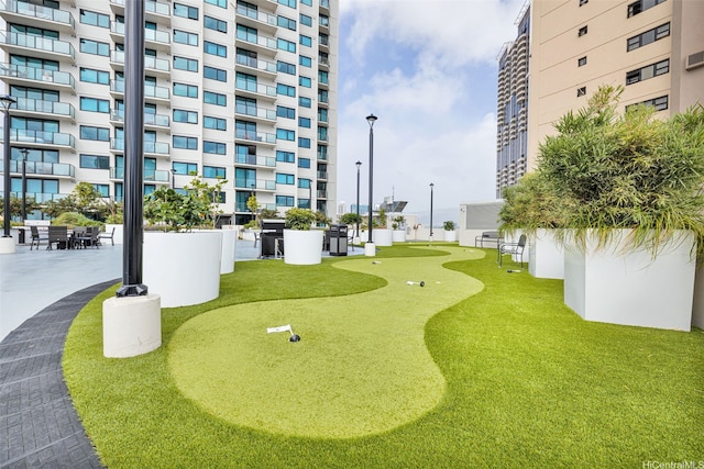 615 Keawe St Unit 3005, Honolulu, HI 96813 - surrounding community with a putting green