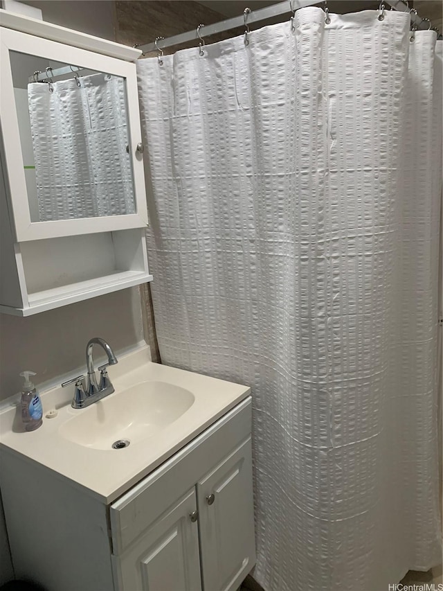 410 Nahua St Unit 204, Honolulu, HI 96815 - full bath with vanity and a shower with curtain