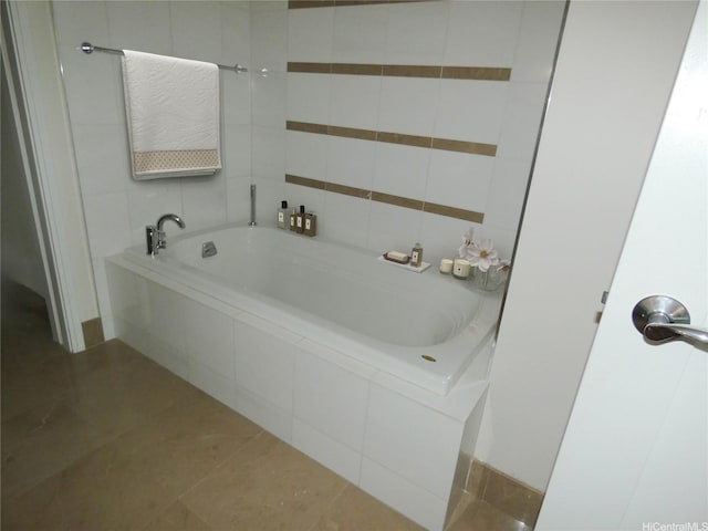1177 Queen St Unit 3405, Honolulu, HI 96814 - full bath featuring a bath and tile patterned floors