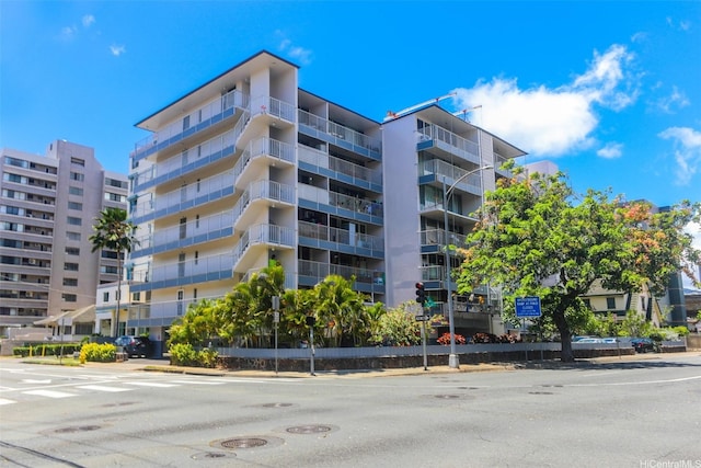 1314 Piikoi St Unit 201, Honolulu, HI 96814 - photo 1