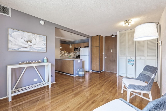 1415 Punahou St Unit 502, Honolulu, HI 96822 - photo 2