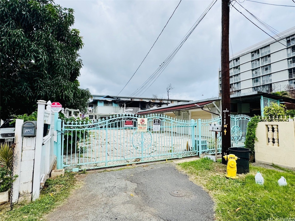1131 Banyan St Unit B, Honolulu, HI 96817 - photo 1