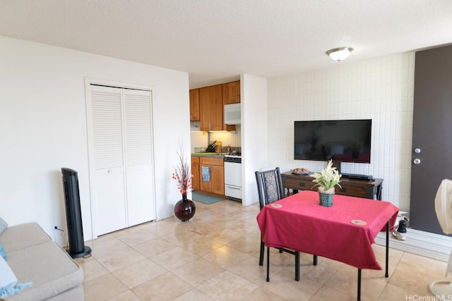 1911 Kalakaua Ave Unit 608, Honolulu, HI 96815 - photo 1