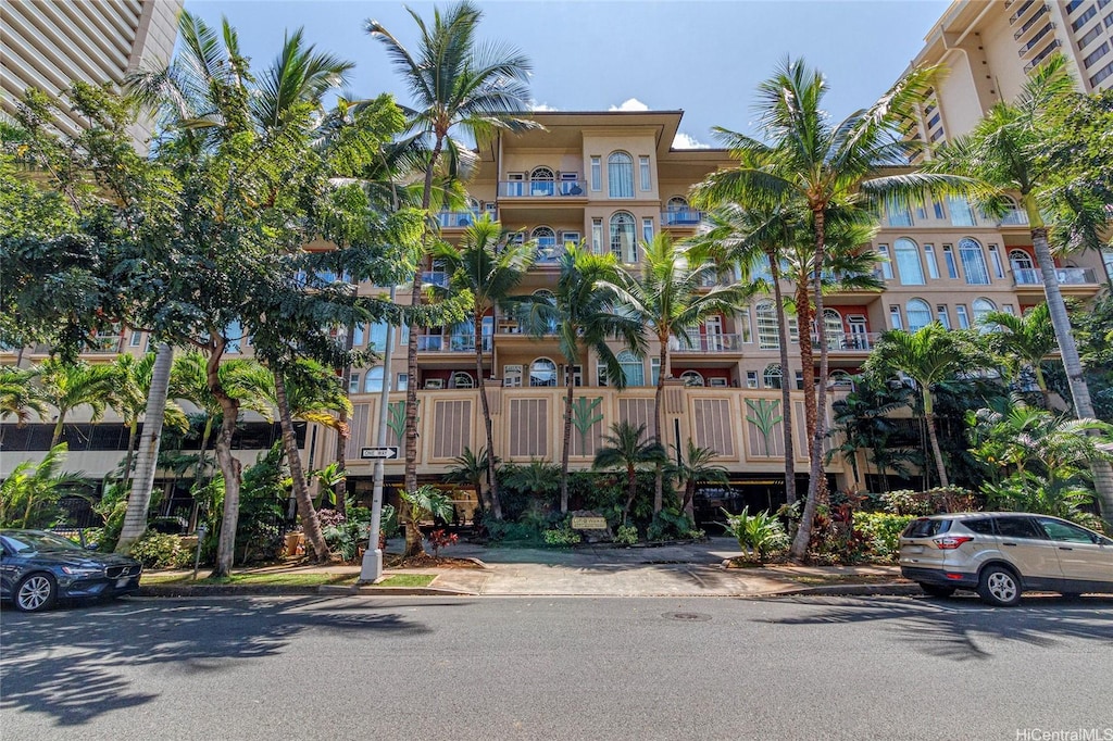 427 Launiu St Unit 603, Honolulu, HI 96815 - photo 1