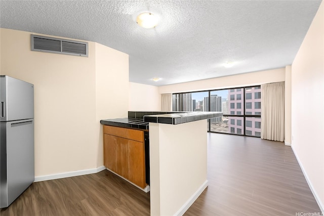 1088 Bishop St Unit 2902, Honolulu, HI 96813 - photo 1